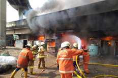 Fire destroys 100 homes under Pluit toll overpass