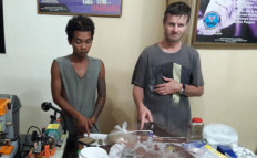 American, Indonesian arrested in West Nusa Tenggara, for allegedly consuming, selling drugs