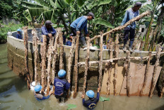 Weather, road access obstruct restoration of collapsed Jatipadang embankment 