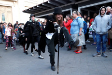 Hungarians let off steam in 'silly walk' parade