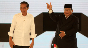 Jokowi endorses &lsquo;Dilan&rsquo;, Prabowo claims he&rsquo;s &lsquo;Batak of Java&rsquo;