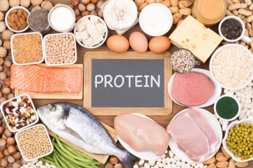 Nutritionists recommend protein because it helps with muscle recovery, increases satiety and prevents osteoporosis. 