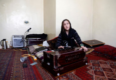 Women singers test limits, signal Afghanistan's changing times