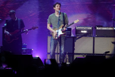 John Mayer hypnotizes Jakarta