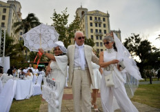 Dinner in white in Cuba: a French picnic and American ambience