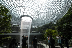 Singapore airport nature dome unveiled in fight for flights