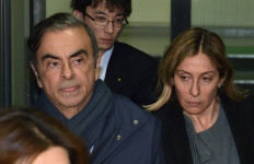 Carlos Ghosn's wife questioned in Tokyo