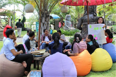 Lessons learned: Global youth digital platforms spread health messages