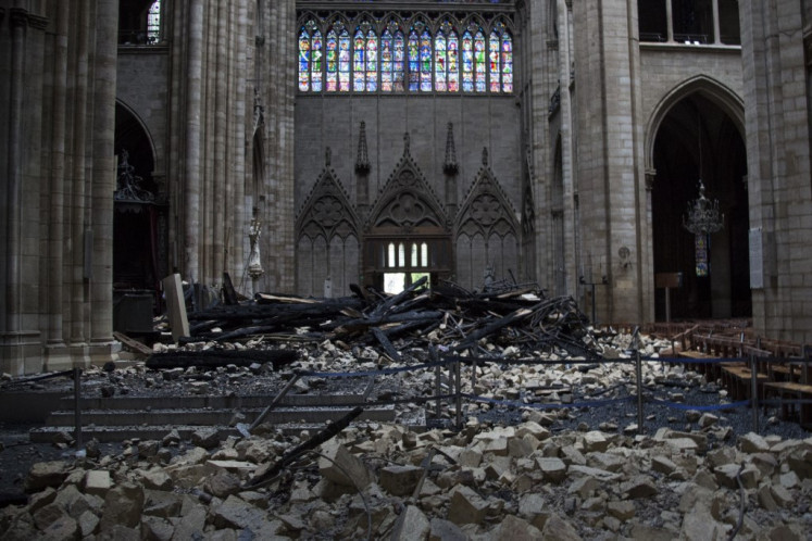 Take a virtual-reality immersive tour of Paris's Notre-Dame after the fire