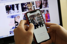 Pictures and podcasts: royal fans old and new await Baby Sussex