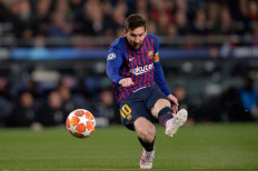 Careless United undone by Messi double as Barca cruise into semis