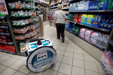 May the shopping be with you: French supermarket tests robot delivery