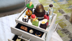 Rooting for light bites with an elegant touch to enjoy the holiday? Peacock Lounge puts an Easter twist on its renowned four-tier signature afternoon tea drawers. Expect to find hand-crafted Easter eggs along with canapes, sandwiches and scones.