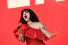 Latin pop has US grooving more and more in Spanish