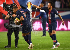 Neymar returns as Mbappe flattens Monaco in title party