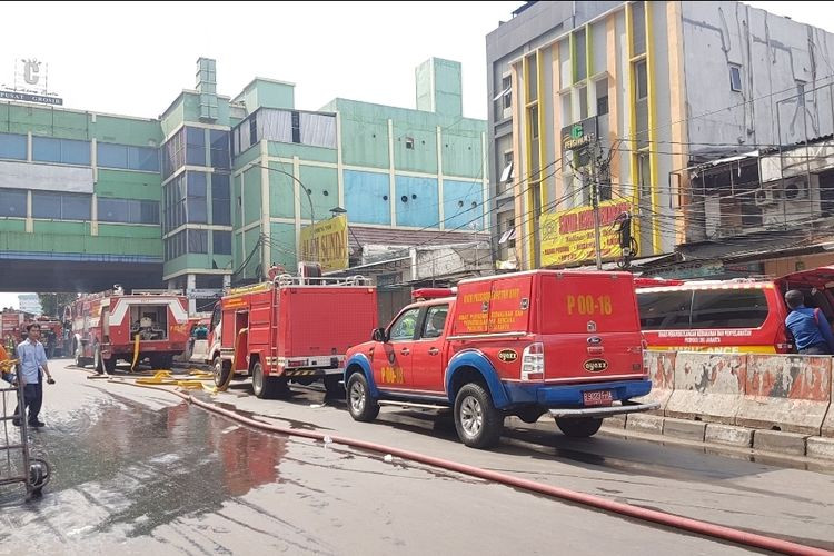 Two kiosks destroyed in fire in Tanah  Abang  City The 