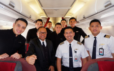 Garuda Indonesia celebrates Kartini Day with all-male cabin crew