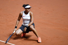 Osaka downs Hsieh in Stuttgart opener 