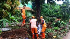 Walls collapse at East Jakarta school following heavy rains