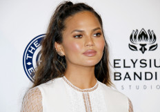 Chrissy Teigen, David Chang to host Hulu's first cooking show