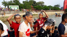 Tangerang residents usher in Ramadan with 'keramas merang' tradition