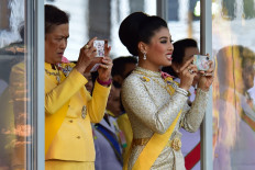 Hugs and selfies: Thai coronation gives glimpses of royal relations