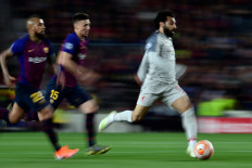 Battered and bruised Liverpool face balancing act against Barcelona