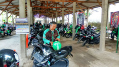 'Ojek' shelters to reduce crowds at stations