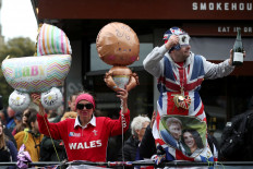 American pie and fish and chips: Fans celebrate royal birth
