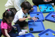 Children ask lots of questions. Even before children can put together words, they point at things that they want to learn about.