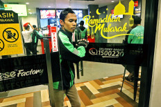 Sleepless before dawn: Delivery services up, running for 'sahur'