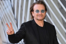 Bono: 'No compromise' on human rights in the Philippines
