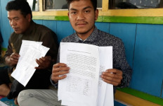 Lombok school fails student for wearing jacket, protesting on Facebook