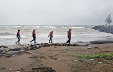 Three Chinese tourists missing off Sangiang Island