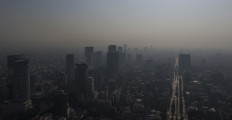 General view showing the air pollution in Mexico City on May 14, 2019. 