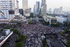 Thousands rally after announcement of Prabowo-Sandiaga defeat