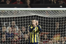 Van Persie tells United to give 'fair chance' to Solskjaer
