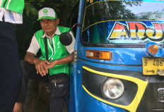 Grab launches 'bajaj' ride-hailing service in Jakarta