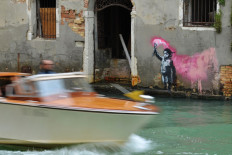 Banksy in Venice? New work appears and perhaps the artist himself