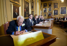 Nobel Prize-winning physicist Murray Gell-Mann dead at 89