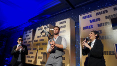 &lsquo;Bagus sekali': Chris Hemsworth greets fans in Bali