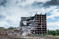 Seventy trapped after Chinese coronavirus quarantine hotel collapses