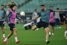 Arsenal and Chelsea ready for Europa League battle in distant Baku 