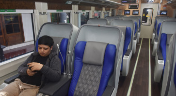 Luxury 2 and Priority trains: What's the difference?