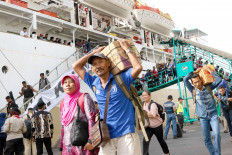 Public e-ticketing services tout online bus, ferry bookings for 'mudik'