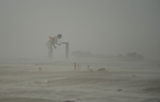 Man killed in fight over water in India amid deadly dust storm
