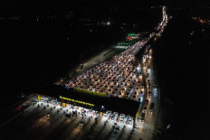 One-way, contraflow policies fail to ease Idul Fitri congestion