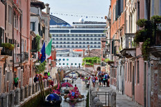 Venice calls European port cities to arms over cruise ships