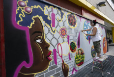 'First Lady' of NY graffiti now a businesswoman
