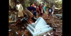 S. Sulawesi man 'forced' to move relatives' graves: 'I didn't vote for cemetery owner'